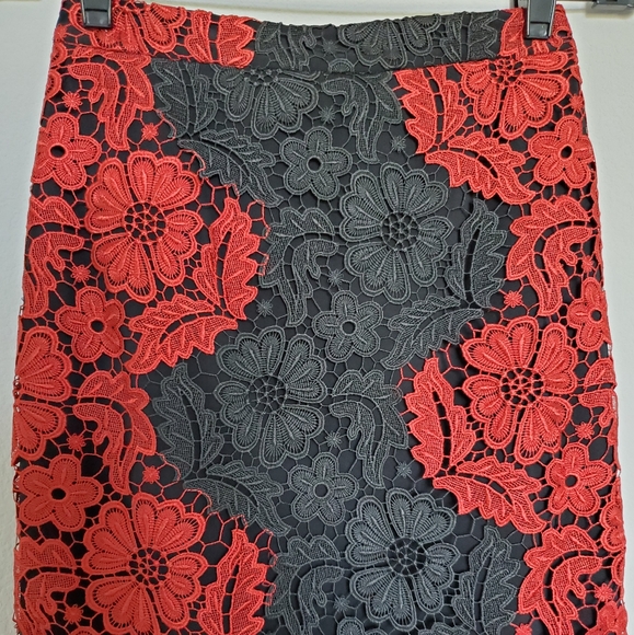 NWOT Alice + Olivia Farrel Guipure Lace Skirt - Picture 5 of 13